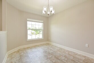806 Edith Dr in Fruitland Park, FL - Building Photo - Building Photo
