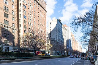 1070 Park Ave in New York, NY - Building Photo - Building Photo