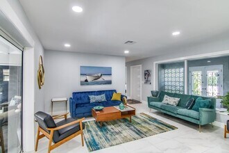 8 Wellesley Dr in Lake Worth Beach, FL - Building Photo - Building Photo
