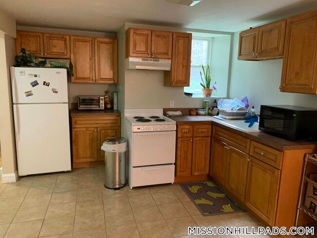 891 Huntington Ave in Boston, MA - Foto de edificio - Building Photo