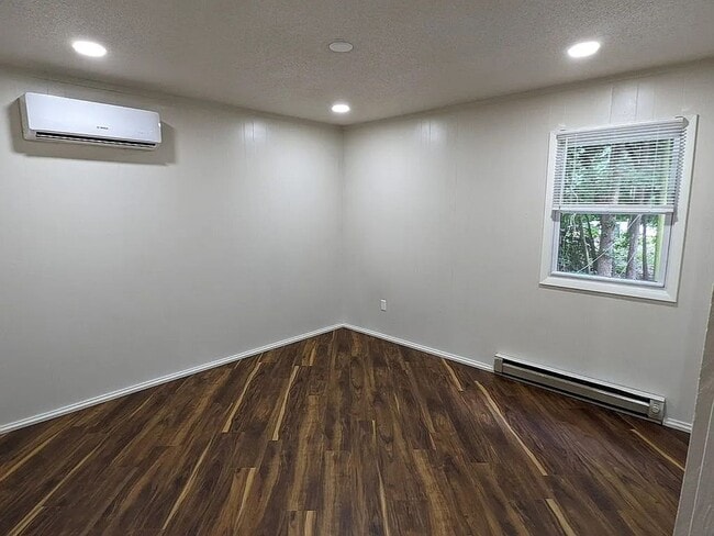 411 Lindsay Rd in Clemson, SC - Building Photo - Building Photo