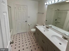 14134 Autumn Cir in Centreville, VA - Building Photo - Building Photo