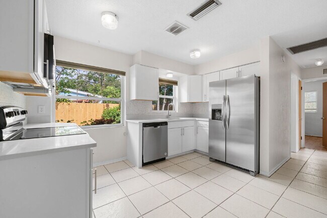 5107 26th Ave S in Gulfport, FL - Building Photo - Building Photo