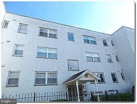 4929 Foote St NE, Unit 17