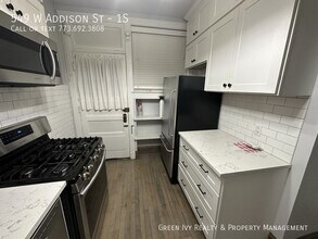 549 W Addison St in Chicago, IL - Building Photo - Building Photo