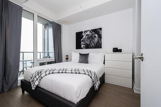 1255 Rue Saint-Jacques in Montréal, QC - Building Photo - Building Photo