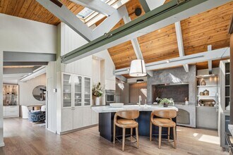 116 Barn Rd in Tiburon, CA - Building Photo - Building Photo