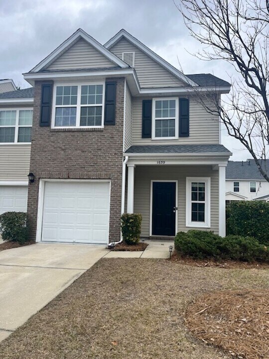 1639 Indaba Way in Charleston, SC - Building Photo