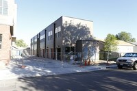 Building Photo - District 475 Apartamentos in Denver, Colorado