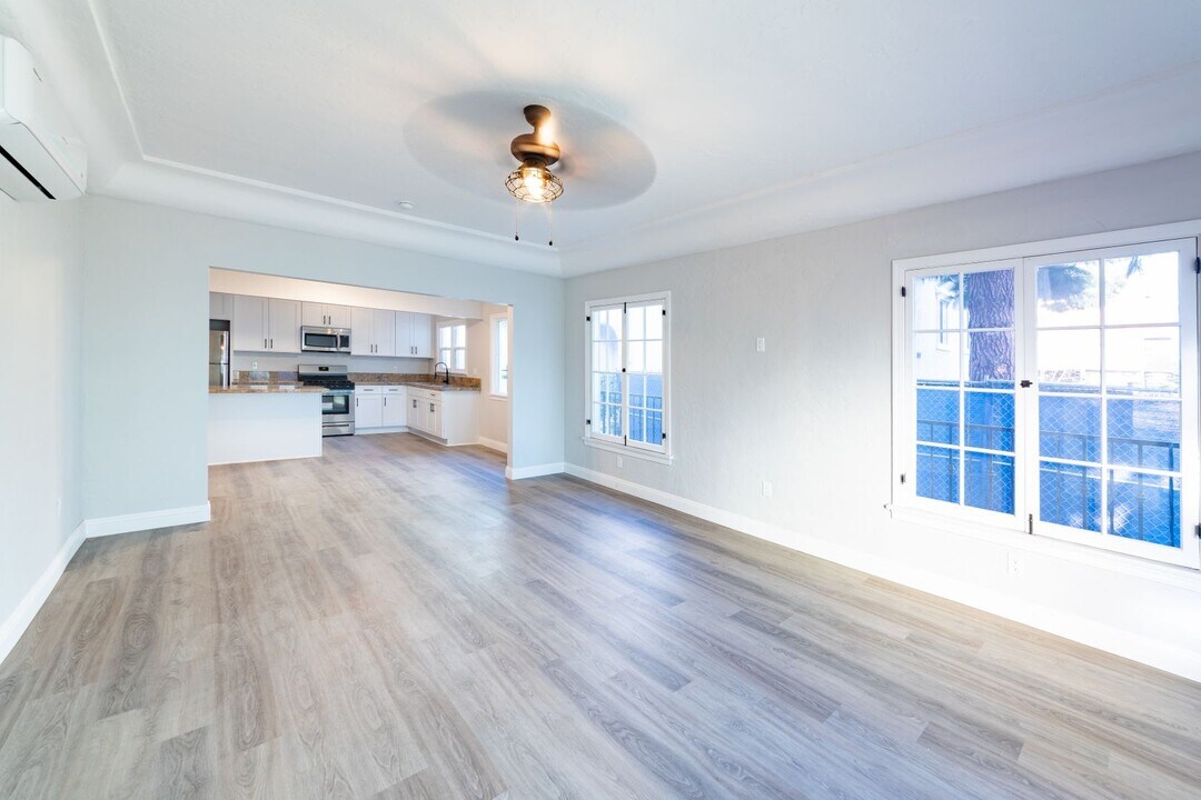 2209 E 6th St, Unit B in Long Beach, CA - Building Photo