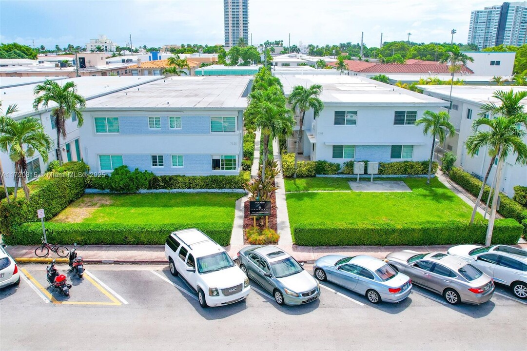 7315 Carlyle Ave in Miami Beach, FL - Building Photo