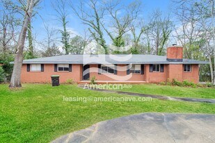 200 Chestnut Rd in Warner Robins, GA - Building Photo