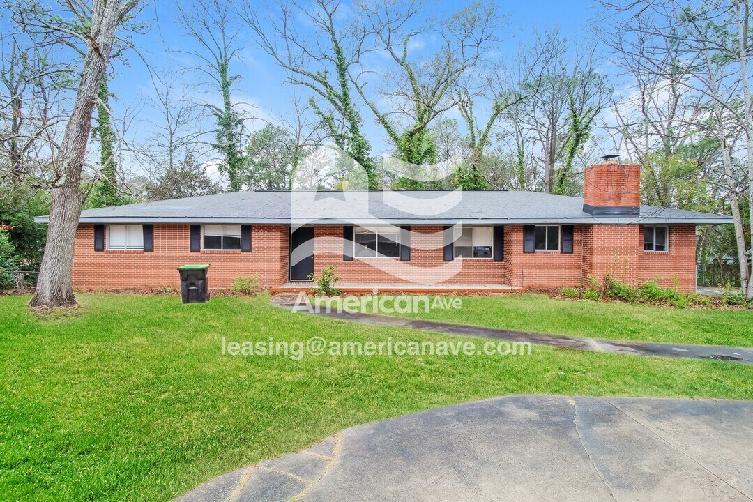200 Chestnut Rd in Warner Robins, GA - Building Photo