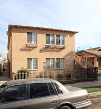 1042 Gaviota Ave in Long Beach, CA - Foto de edificio - Building Photo