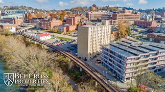 Mountaineer Court in Morgantown, WV - Building Photo