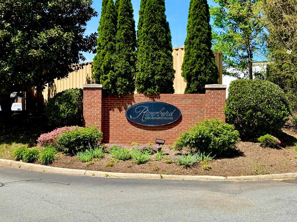 270 Riverbend Dr in Charlottesville, VA - Building Photo