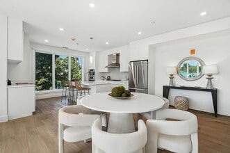 Harrison Grand in Harrison, NY - Foto de edificio - Building Photo