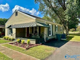 1529 Mckinley Ave NE in Huntsville, AL - Building Photo