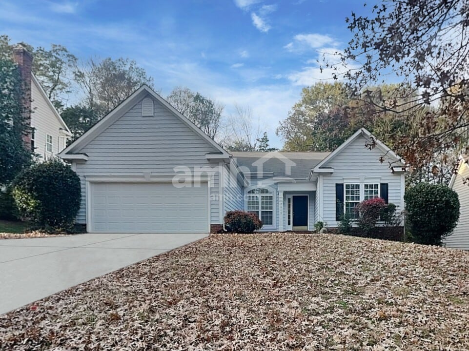 2612 Bricker Dr in Charlotte, NC - Building Photo