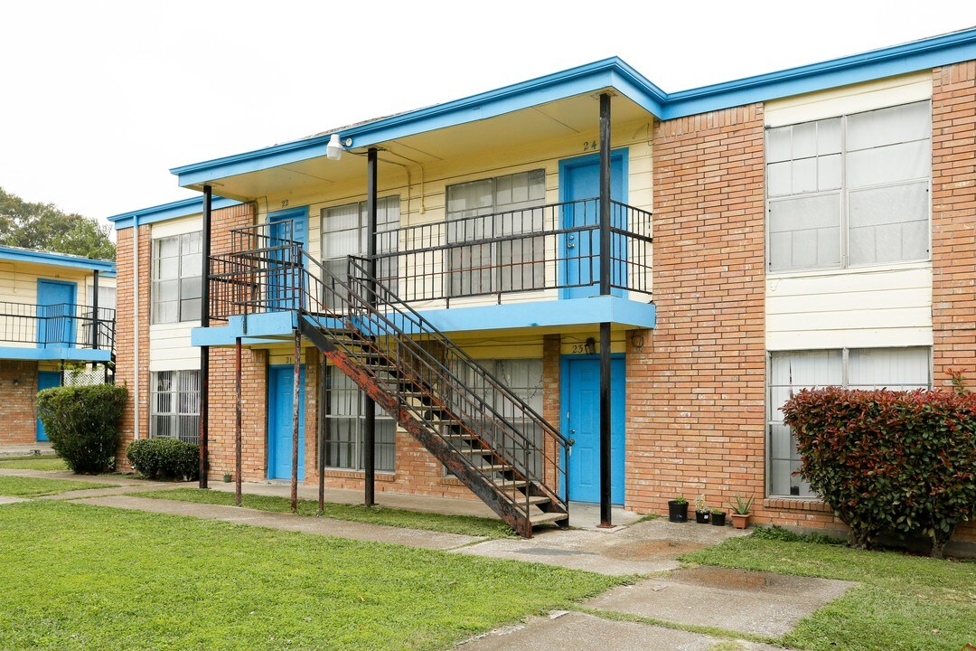 Hartman Apartments in Houston, TX - Building Photo