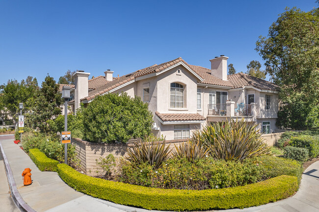 Montevista in Orange, CA - Foto de edificio - Building Photo