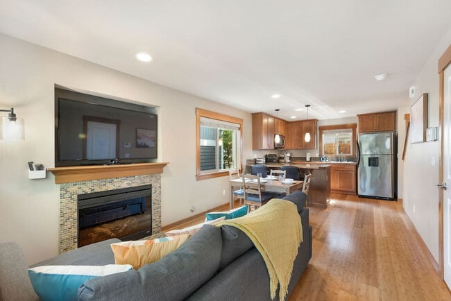 2025 South Main St in Seattle, WA - Foto de edificio - Building Photo