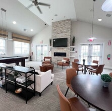Morgan's Bluff in Sayreville, NJ - Foto de edificio - Building Photo