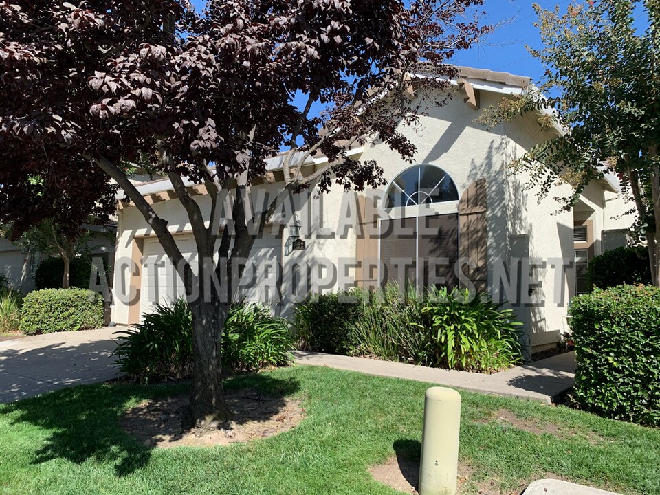 1652 Palatia Dr in Roseville, CA - Building Photo