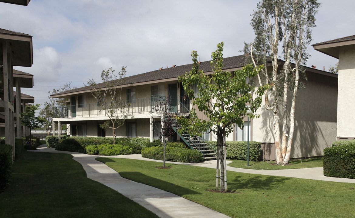 Arroyo Casa in Orange, CA - Building Photo