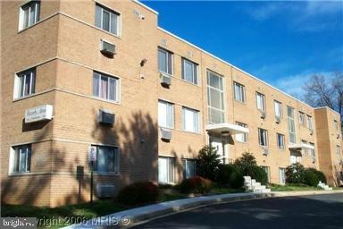 property at 2059 N Woodstock St