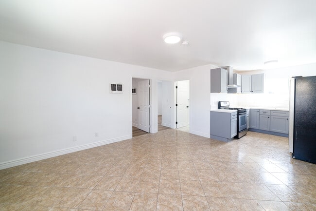 2718 Alsace Ave in Los Angeles, CA - Building Photo - Building Photo