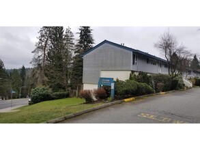 1031-1089 Cecile Dr in Port Moody, BC - Building Photo - Building Photo