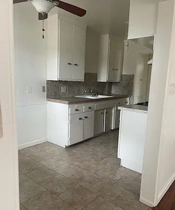 property at 1136 W Broadway