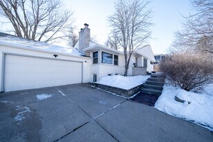 5209 W 61st St in Minneapolis, MN - Building Photo