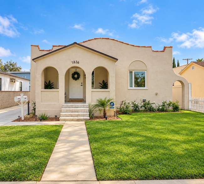property at 1836 Lake St
