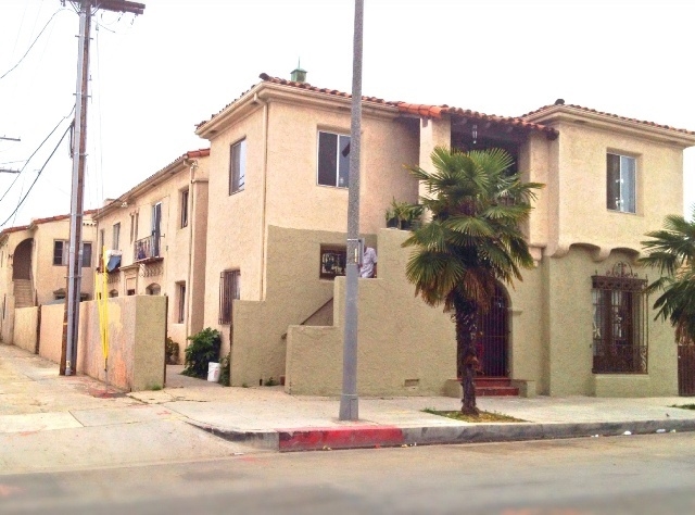 544 E 15th St in Long Beach, CA - Foto de edificio