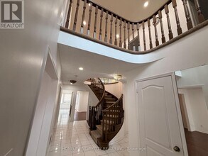 5 Blue Oak Ave in Brampton, ON - Building Photo - Building Photo