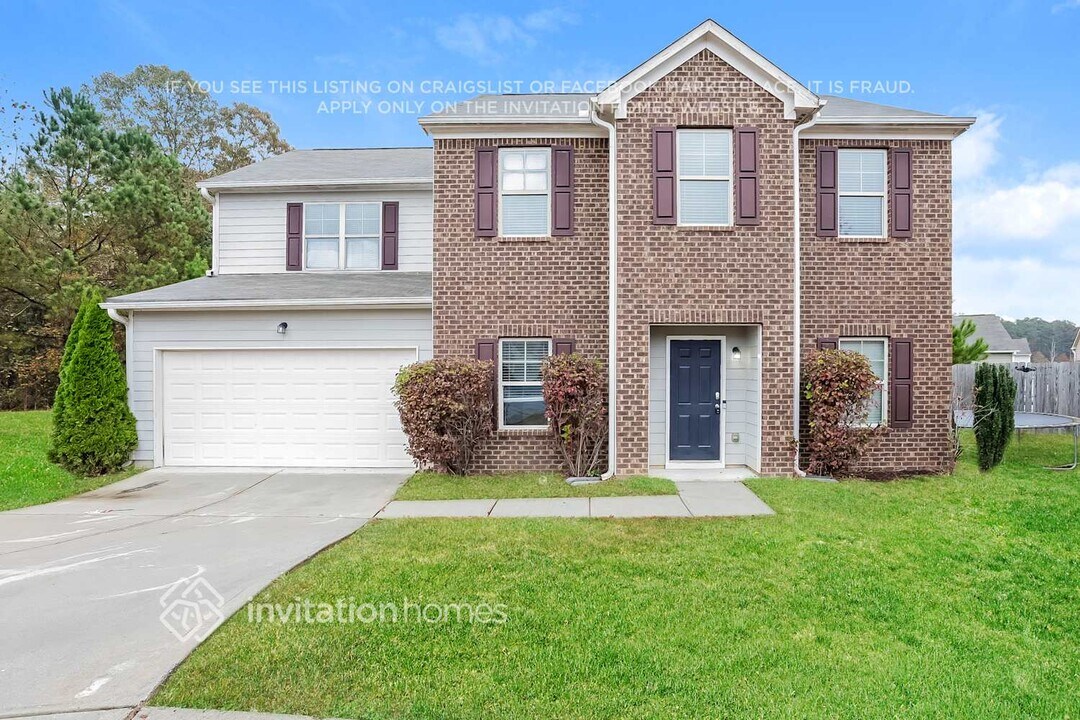 4262 Violet Way Ct in Loganville, GA - Building Photo