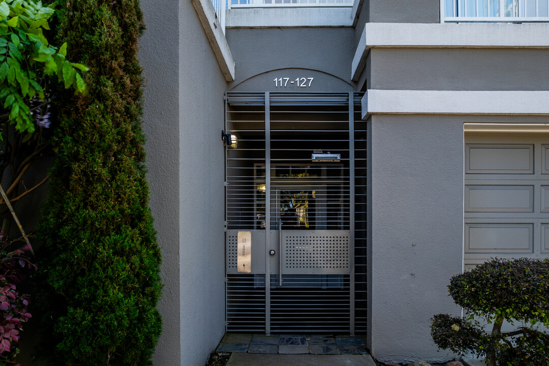 117-133 Divisadero St in San Francisco, CA - Building Photo