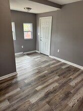 2021 Sunset Dr in Oak Grove, MO - Building Photo - Building Photo