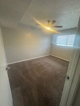 5220 Weber Rd, Unit C-203 in Corpus Christi, TX - Foto de edificio - Building Photo