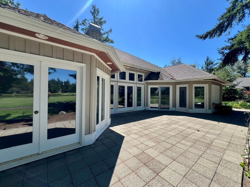 5612 Sandpiper Ln in Blaine, WA - Building Photo