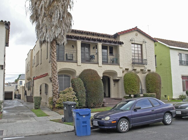 347 N Ogden Dr in Los Angeles, CA - Building Photo - Building Photo