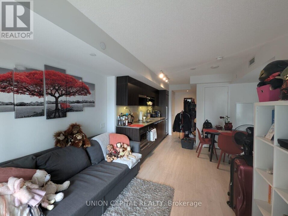 70-1770 Queens Wharf Rd in Mississauga, ON - Building Photo