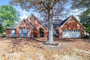 1972 Westbriar Dr in Memphis, TN - Building Photo