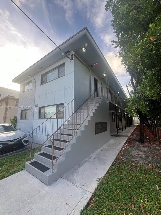 421 SW 6th St in Miami, FL - Building Photo