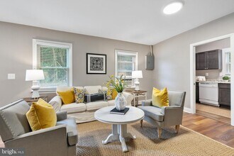 1841 Hillside Rd-Unit -1E in Pikesville, MD - Foto de edificio - Building Photo