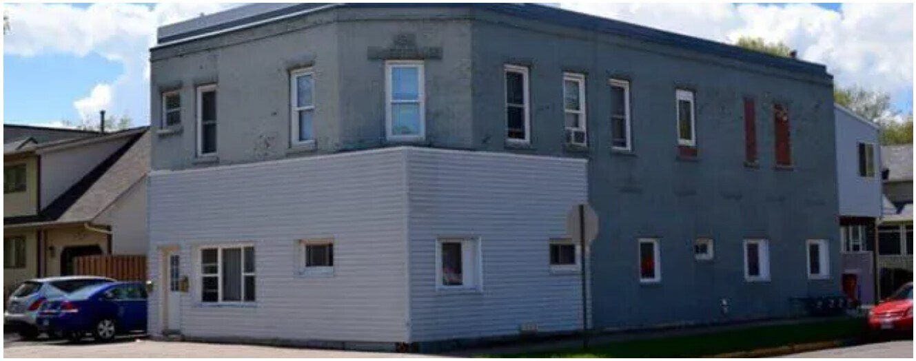 401 Olmstead St, Unit 3 in Winona, MN - Building Photo