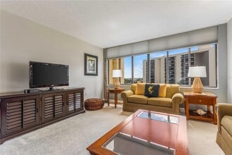 700 Island Way, Unit 501 in Clearwater, FL - Building Photo - Building Photo