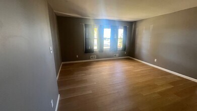 5922 N 84th St in Milwaukee, WI - Building Photo - Building Photo